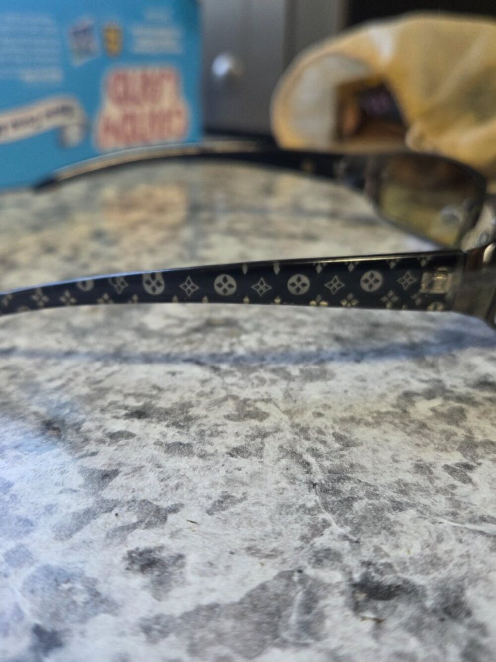 Sunglasses - Picture 3 of 4